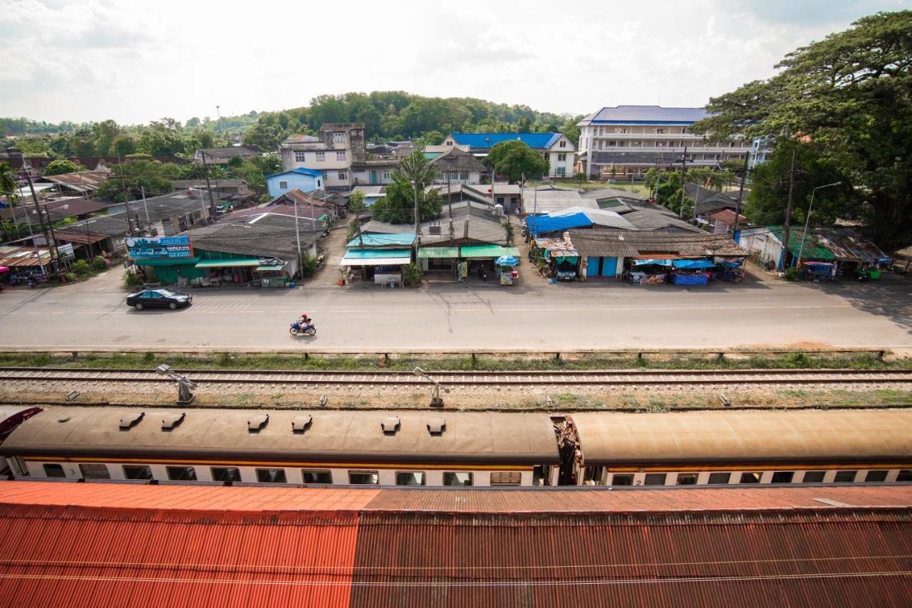 Ban Ao Thong Hotel Trang Exterior photo